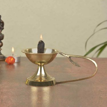 Handcrafted Brass Dhoop Diya with Handle (Height - 6.5 cm, 140 gm)