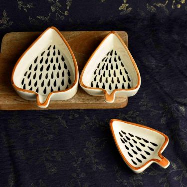 Leaf Shaped Hand Painted Ceramic Glossy Tray Set for Serving Cookies, Dry Fruits, Sweets and Snacks (Black Rain Drops, Set of 3, Length – 16 cm, 15 cm and 12 cm) | Small Platter Set
